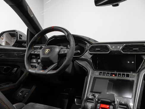 Used 2023 Lamborghini Urus Performante image 33