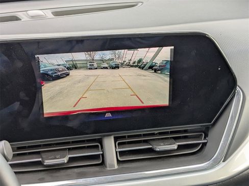 Used 2025 Chevrolet Trax LT w/ LT Convenience Package image 20