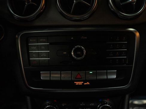 Used 2018 Mercedes-Benz GLA 250 w/ Convenience Package image 19