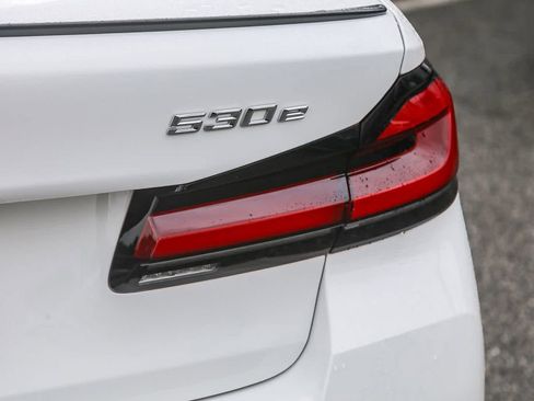 Certified 2023 BMW 530e w/ M Sport Package image 7