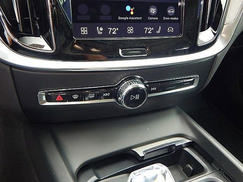 New 2026 Volvo V60 B5 Cross Country Ultra w/ Climate Package image 18