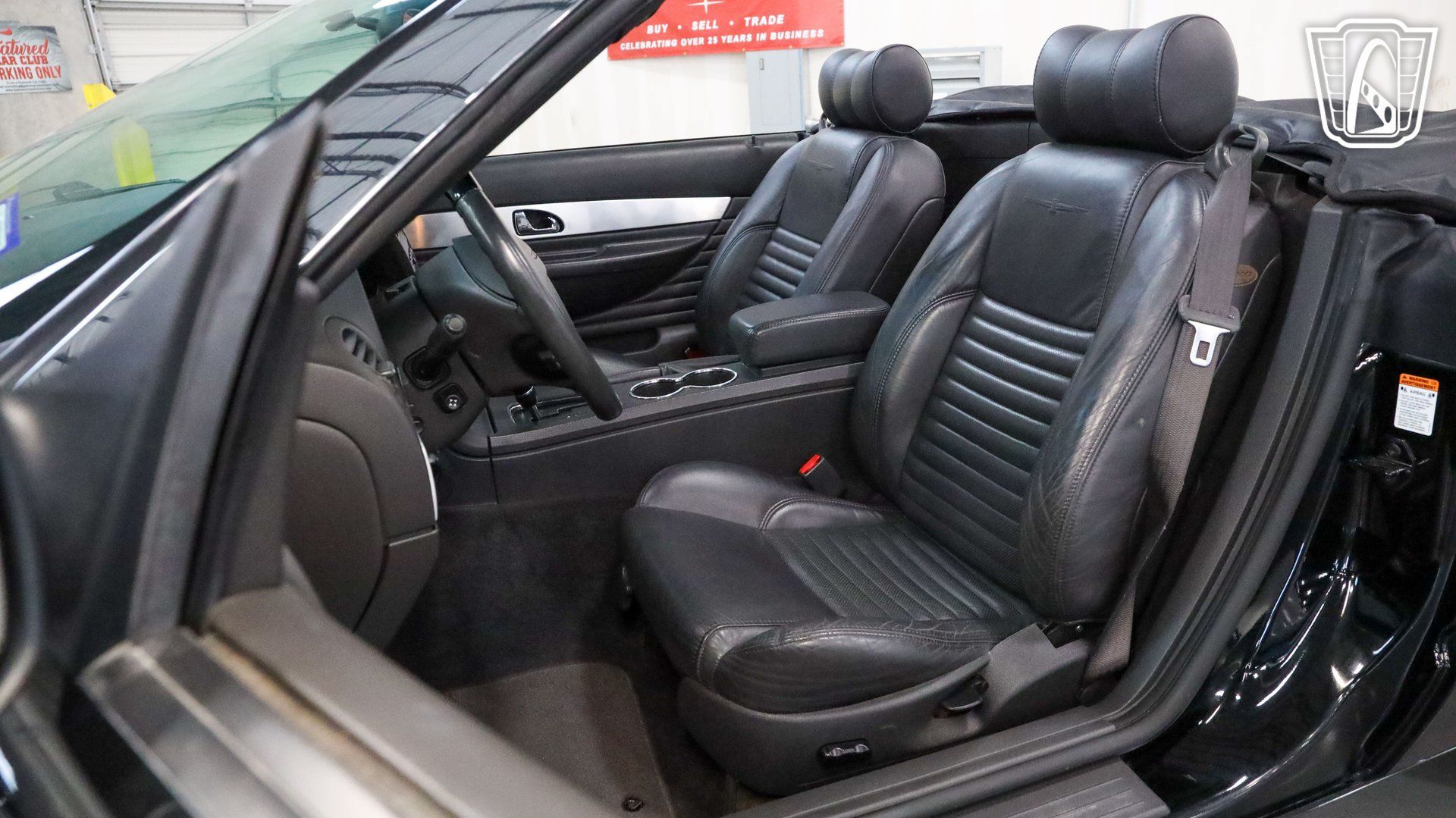 Used 2002 Ford Thunderbird RWD image 13