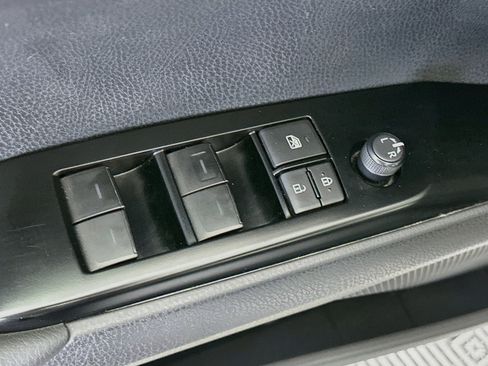 Used 2025 Toyota Camry SE FWD image 15