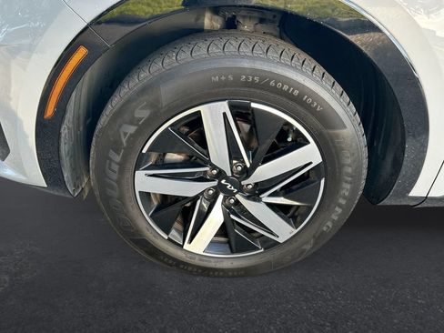 Used 2022 Kia Sorento EX w/ Panoramic Sunroof Package FWD image 10
