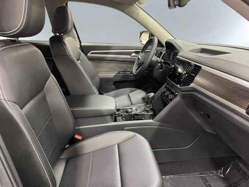 Used 2023 Volkswagen Atlas SE image 20