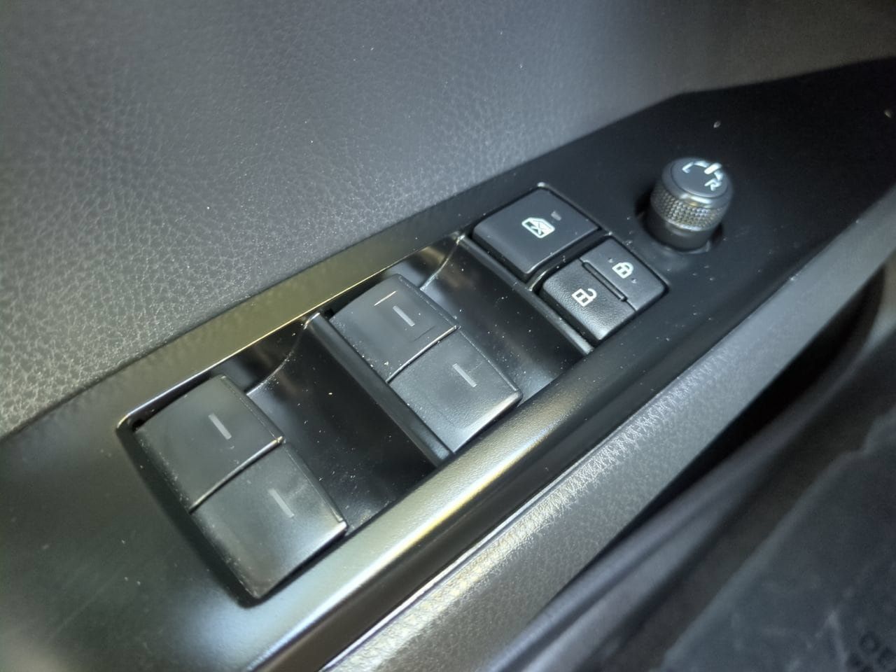 Used 2026 Toyota Camry LE FWD image 21