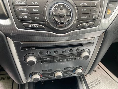 Used 2020 Nissan Pathfinder SL AWD/4WD image 27