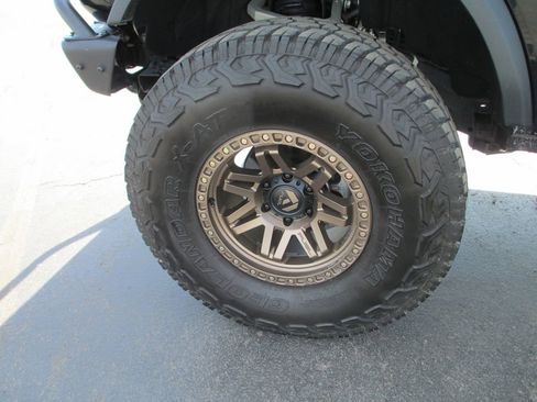 Used 2022 Ford Bronco Badlands image 14