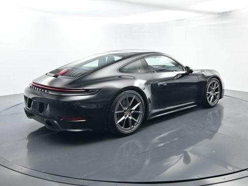 Used 2025 Porsche 911 Carrera image 15