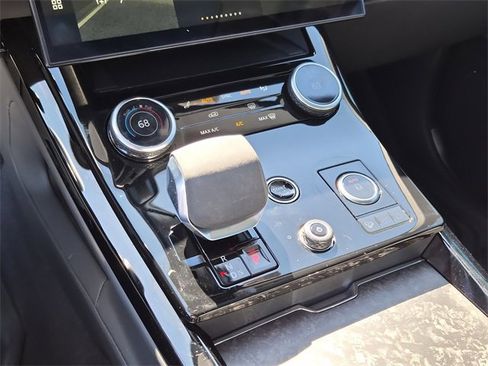 Used 2023 Land Rover Range Rover Sport SE Dynamic image 28
