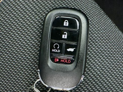 Used 2025 Honda Pilot Sport image 37