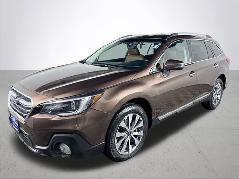 Used 2019 Subaru Outback 2.5i Touring w/ Popular Package #3A image 2