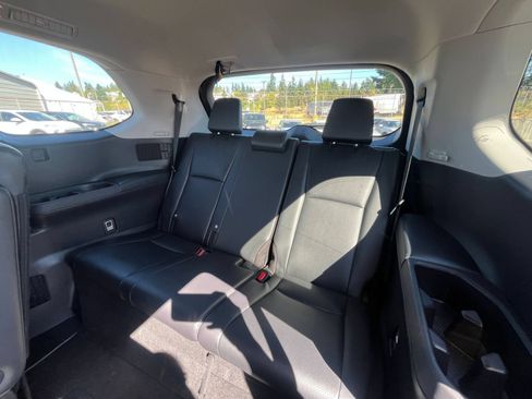 Used 2024 Toyota Grand Highlander AWD image 30