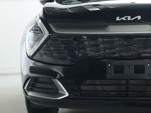 Used 2025 Kia Sportage LX image 7