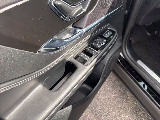 Certified 2025 Lincoln Corsair FWD image 13