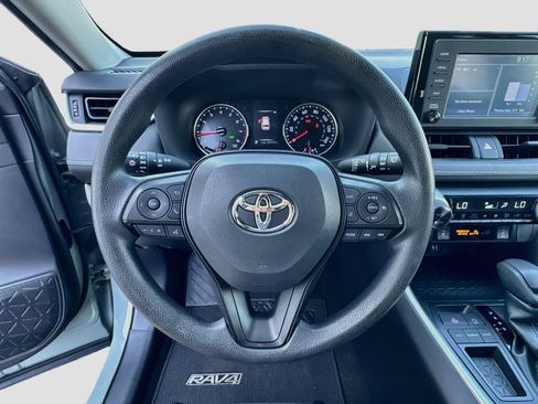 Used 2019 Toyota RAV4 XLE w/ Convenience Package FWD image 11