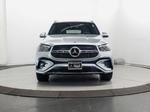 Used 2024 Mercedes-Benz GLE 450 4MATIC w/ AMG Line Exterior image 2