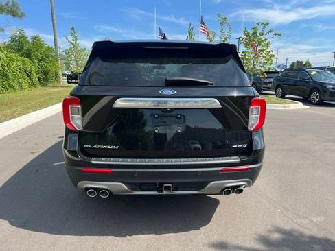 Used 2023 Ford Explorer Platinum w/ Technology Package AWD/4WD image 6