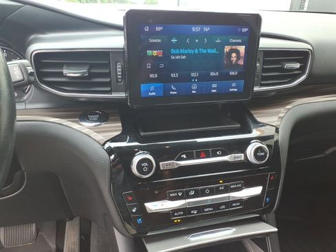 Used 2022 Ford Explorer Limited RWD image 10