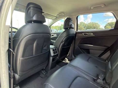 Certified 2023 Kia Sportage EX FWD image 16