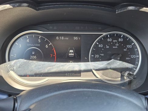 Used 2024 Nissan Versa SV FWD image 17