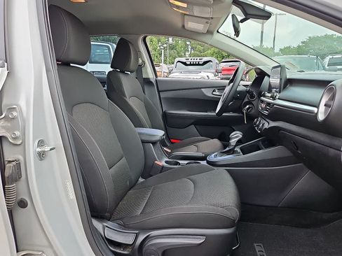 Used 2020 Kia Forte LXS FWD image 30