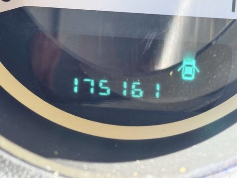 Used 2010 Dodge Charger SXT image 24