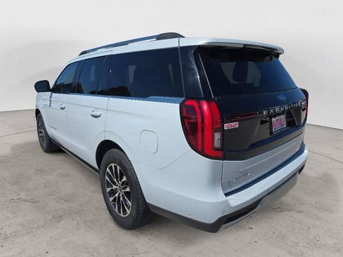 Used 2025 Ford Expedition Platinum AWD/4WD image 7