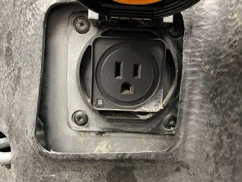 Certified 2024 Chevrolet Silverado 1500 Custom image 15