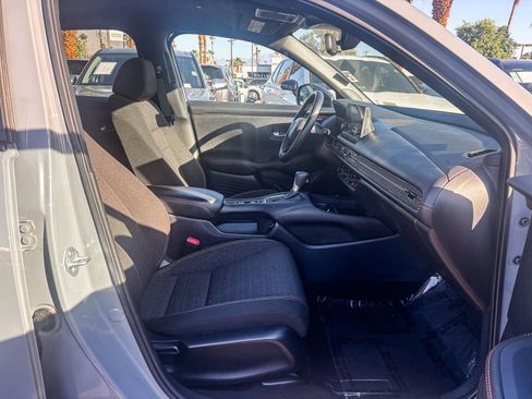 Certified 2025 Honda HR-V Sport image 19
