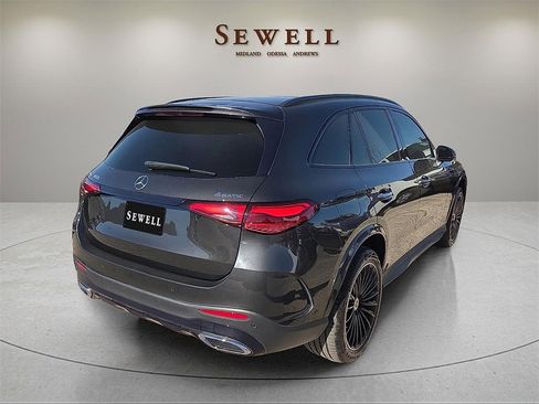 Used 2023 Mercedes-Benz GLC 300 4MATIC image 4