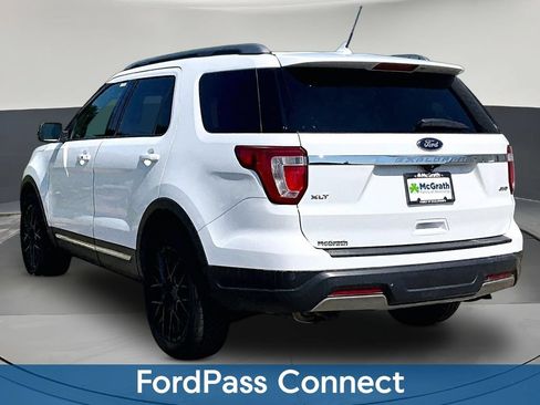 Used 2019 Ford Explorer XLT w/ Equipment Group 202A AWD/4WD image 5