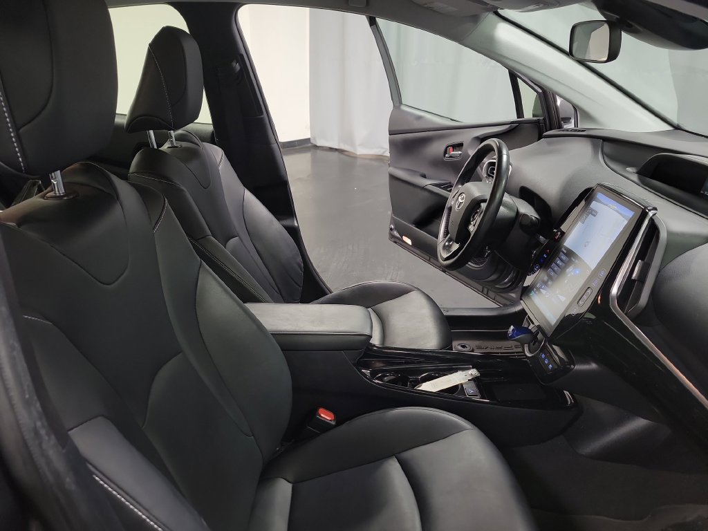 Used 2021 Toyota Prius Prime XLE FWD image 32