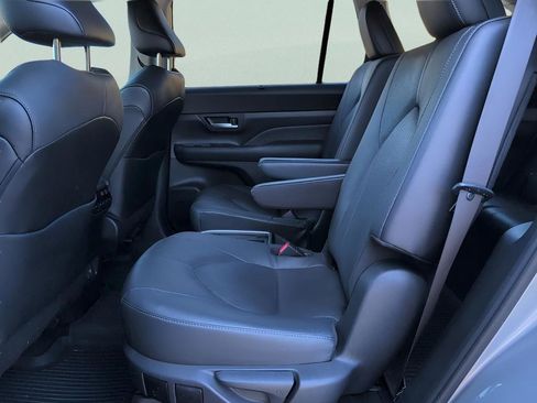 Used 2024 Toyota Grand Highlander FWD image 33