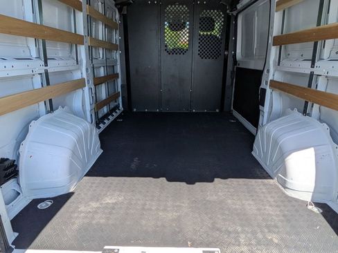Used 2025 RAM ProMaster 2500 w/ U-Haul Equipment Group FWD image 18