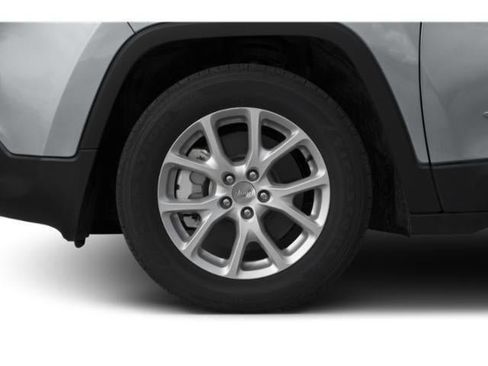 Used 2015 Jeep Cherokee Latitude w/ Cold Weather Group AWD/4WD image 11