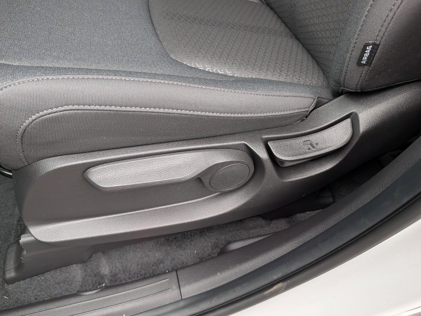 New 2027 Kia Carnival LX FWD image 23