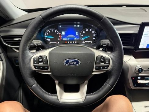 Used 2021 Ford Explorer XLT w/ Equipment Group 202A AWD/4WD image 36