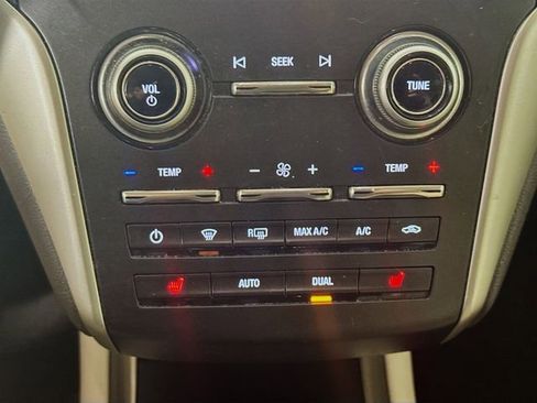Used 2017 Lincoln MKC Premiere image 19