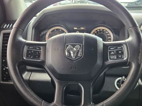 Used 2017 RAM 1500 Express RWD image 25