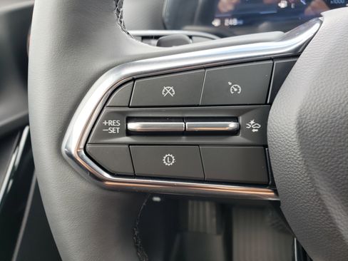 New 2026 Chevrolet Equinox LT w/ Convenience Package II FWD image 15