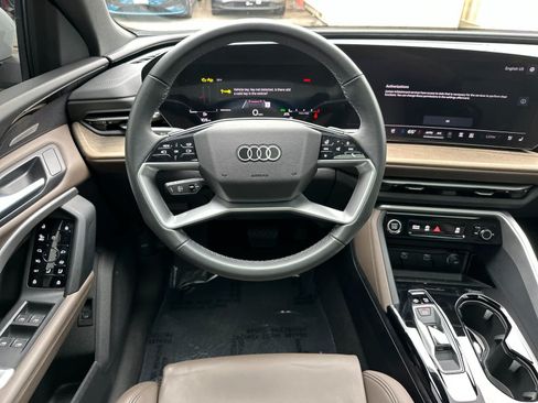Used 2025 Audi Q5 Premium w/ Premium Plus AWD/4WD image 14