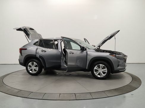 Used 2024 Chevrolet Trax LS w/ Driver Confidence Package FWD image 17
