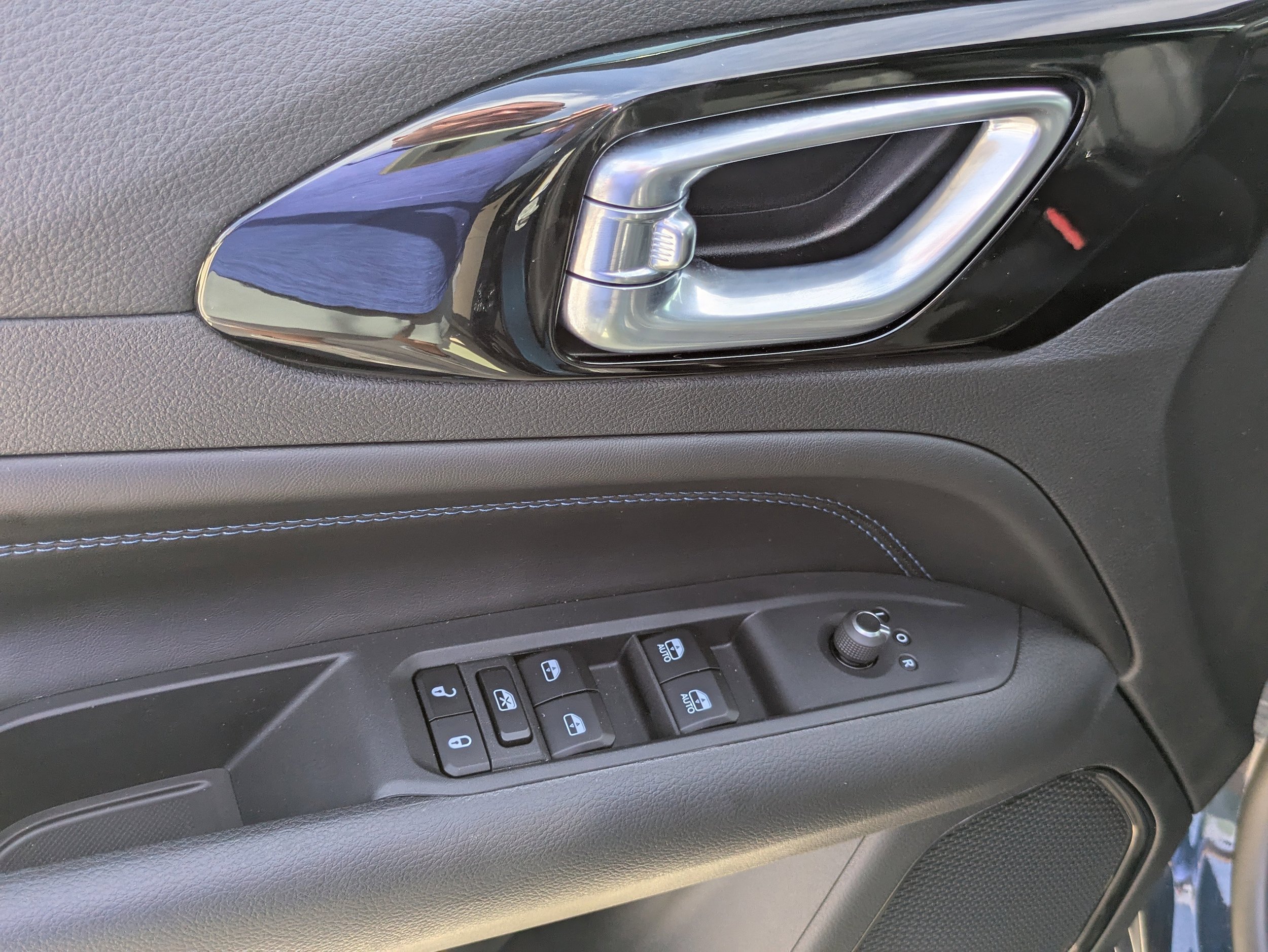 New 2026 Jeep Compass Latitude AWD/4WD image 8