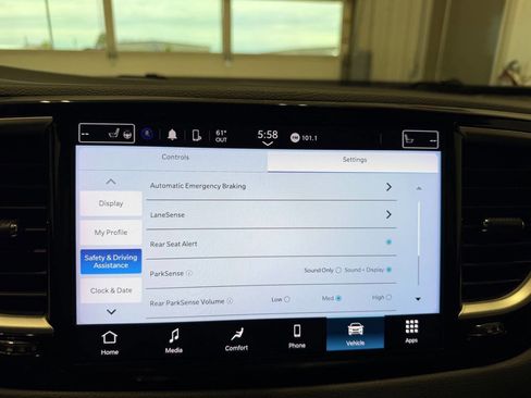 Used 2023 Chrysler Pacifica Touring-L FWD image 27