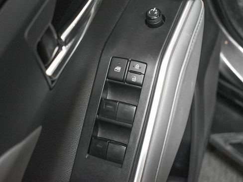 Used 2022 Toyota Highlander XLE image 21