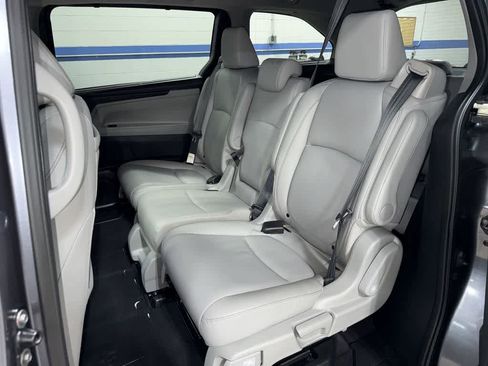 Used 2024 Honda Odyssey Touring image 17