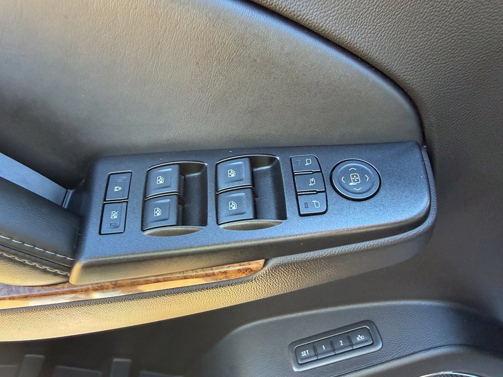 Used 2016 Chevrolet Suburban LTZ AWD/4WD image 32