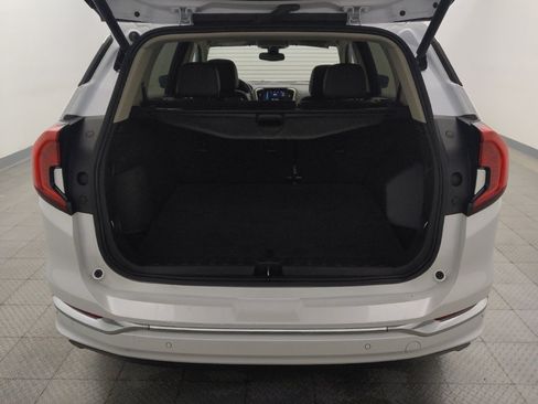 Used 2022 GMC Terrain Denali w/ Denali Premium Package AWD/4WD image 29