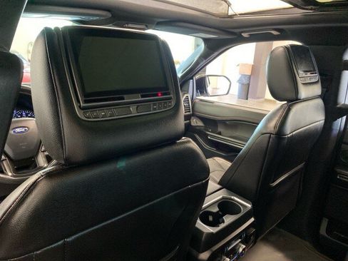 Used 2019 Ford Expedition Limited w/ Equipment Group 303A AWD/4WD image 9